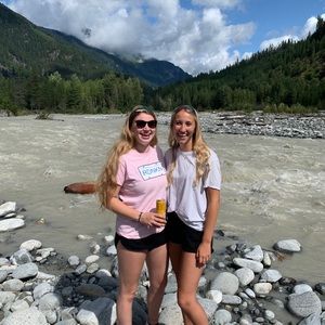 Meet your Posher, Dayna